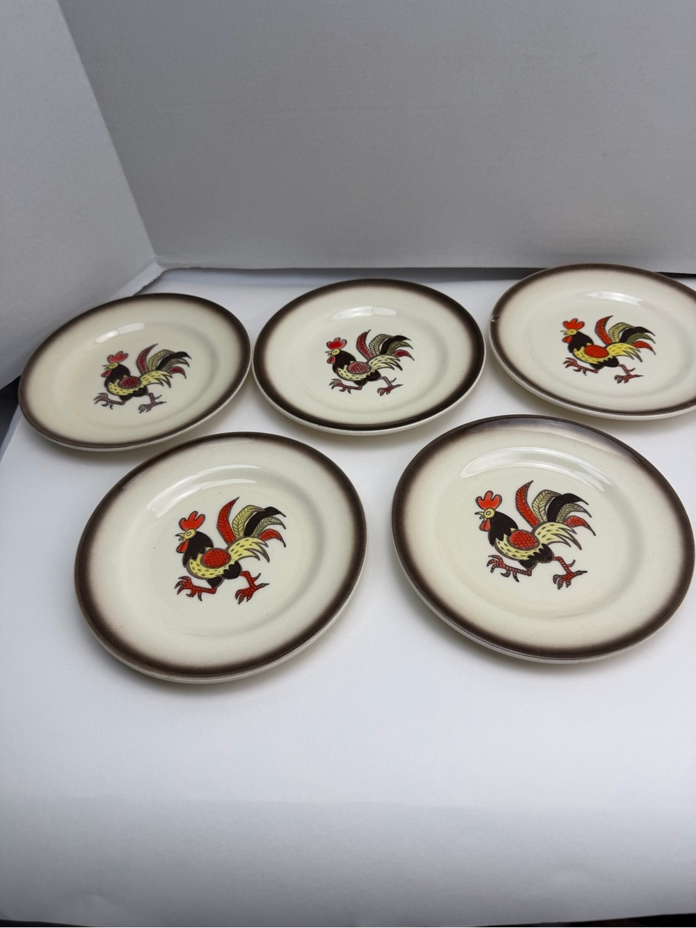 Vintage MCM Metlox Poppytrail Red Rooster 6” Salad Plates Set Of 5Made In USA